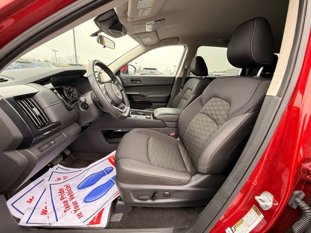 Certified 2024 Nissan Pathfinder SV w/ Black Appearance Package image 14