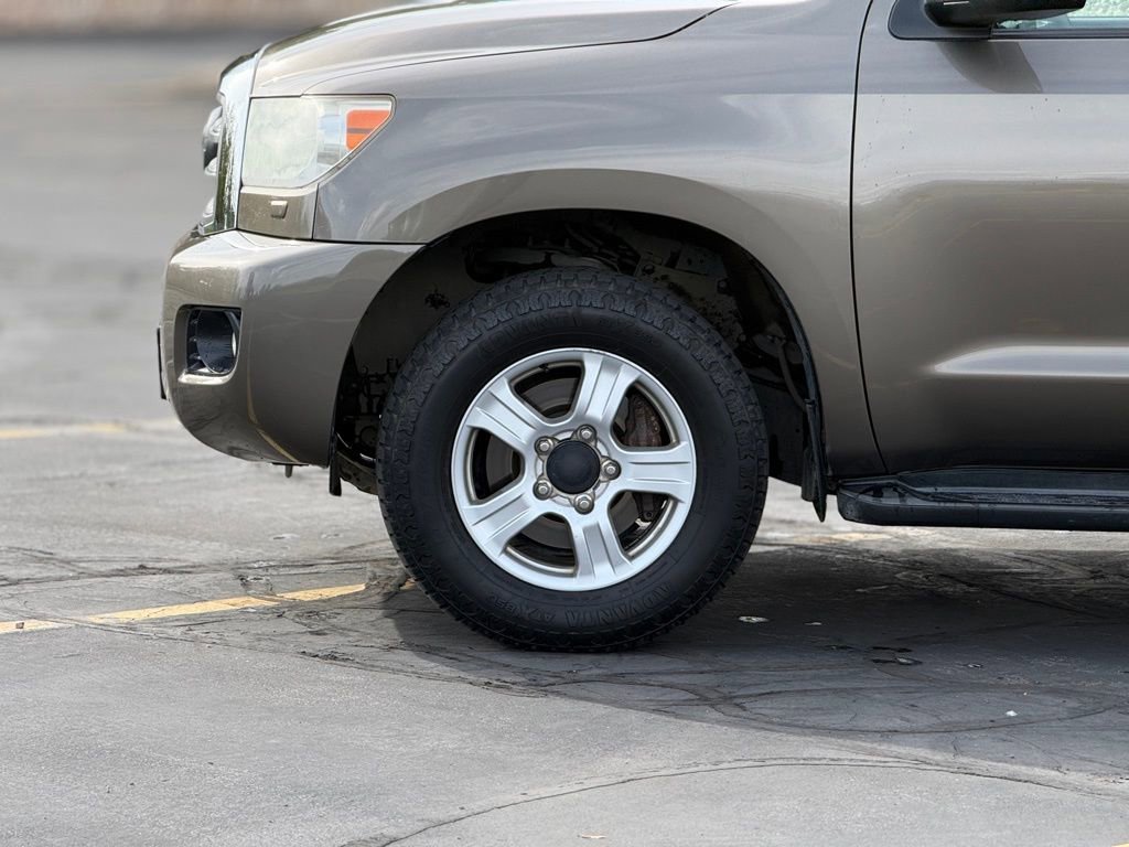 Used 2012 Toyota Sequoia SR5 w/ Premium Pkg AWD/4WD image 8