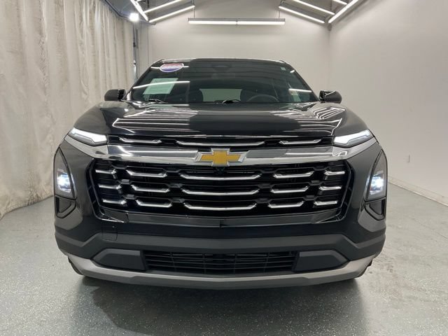 Used 2025 Chevrolet Equinox LT FWD image 3