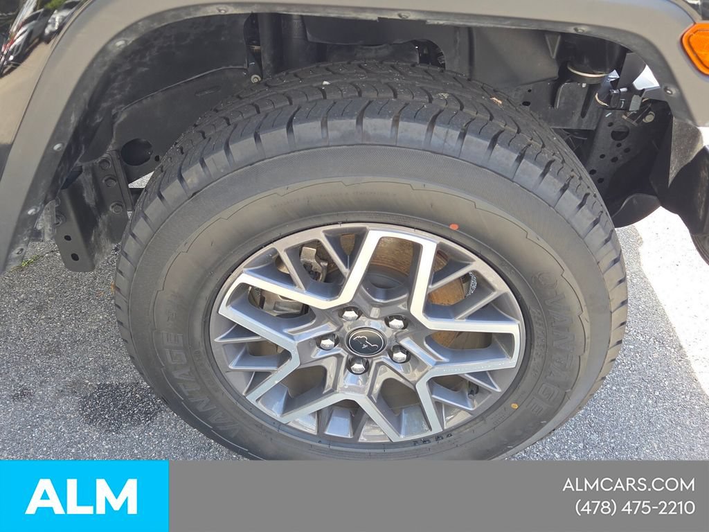 Used 2025 Jeep Wrangler Unlimited Sahara AWD/4WD image 18