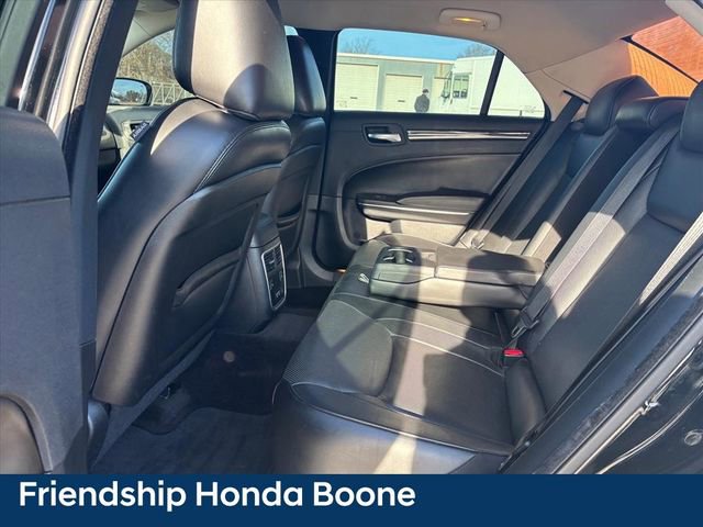 Used 2018 Chrysler 300 Limited image 12