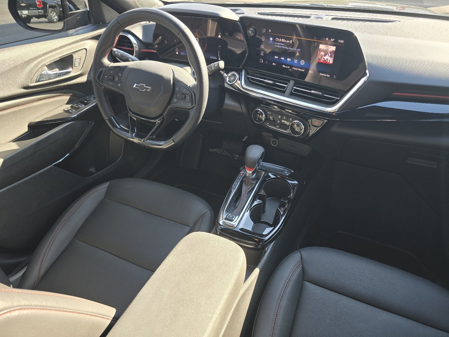 Certified 2024 Chevrolet Trax RS FWD image 28