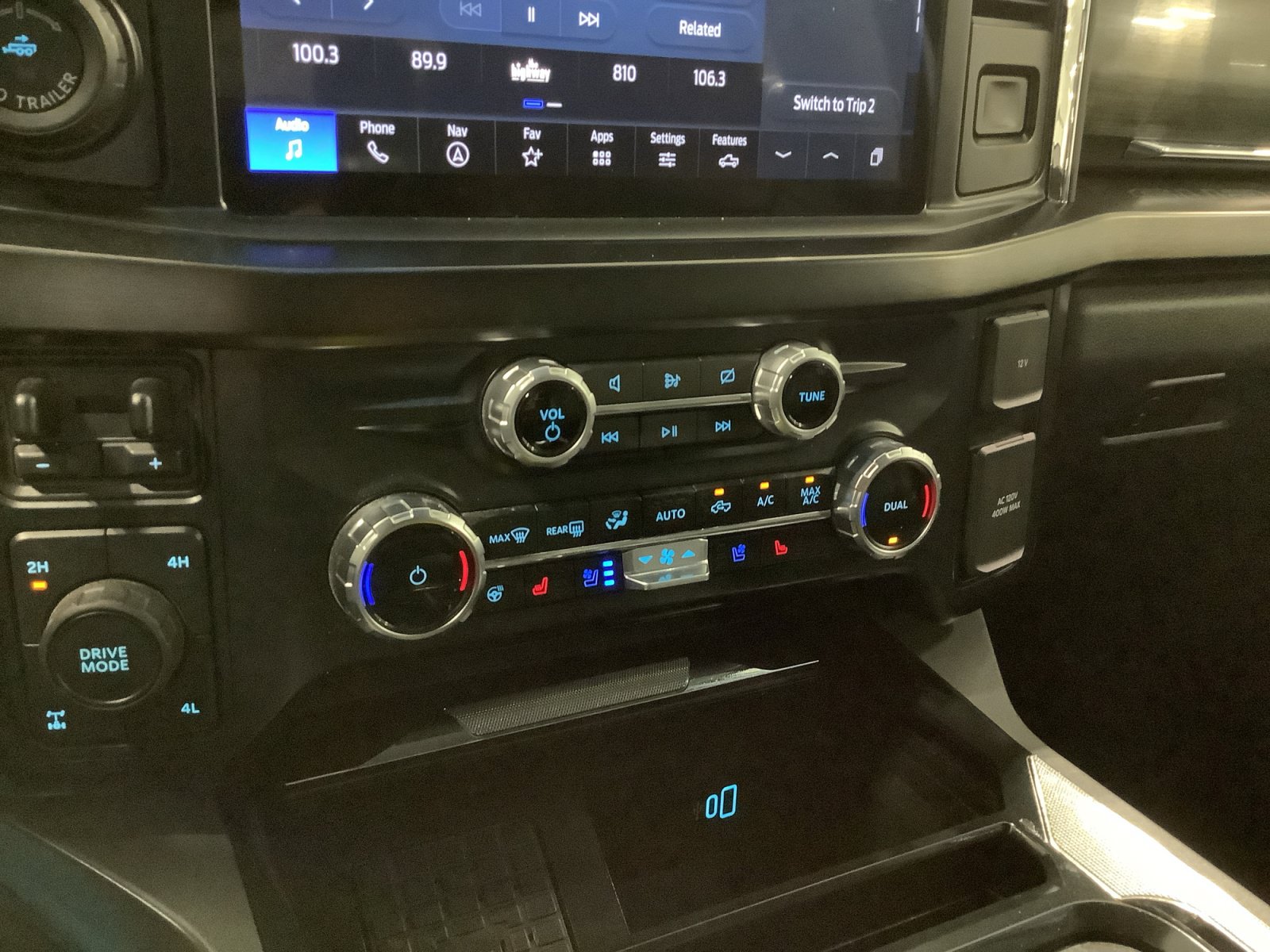 Used 2023 Ford F350 Lariat w/ Lariat Ultimate Package AWD/4WD image 18