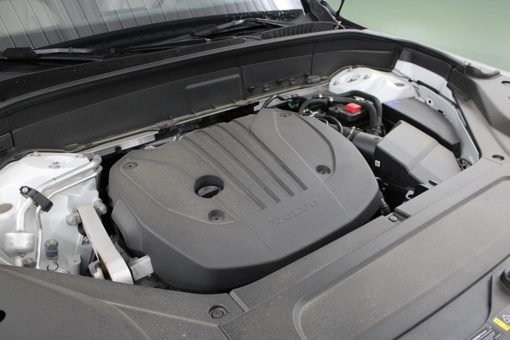 Certified 2025 Volvo XC90 B5 Ultra AWD/4WD image 47