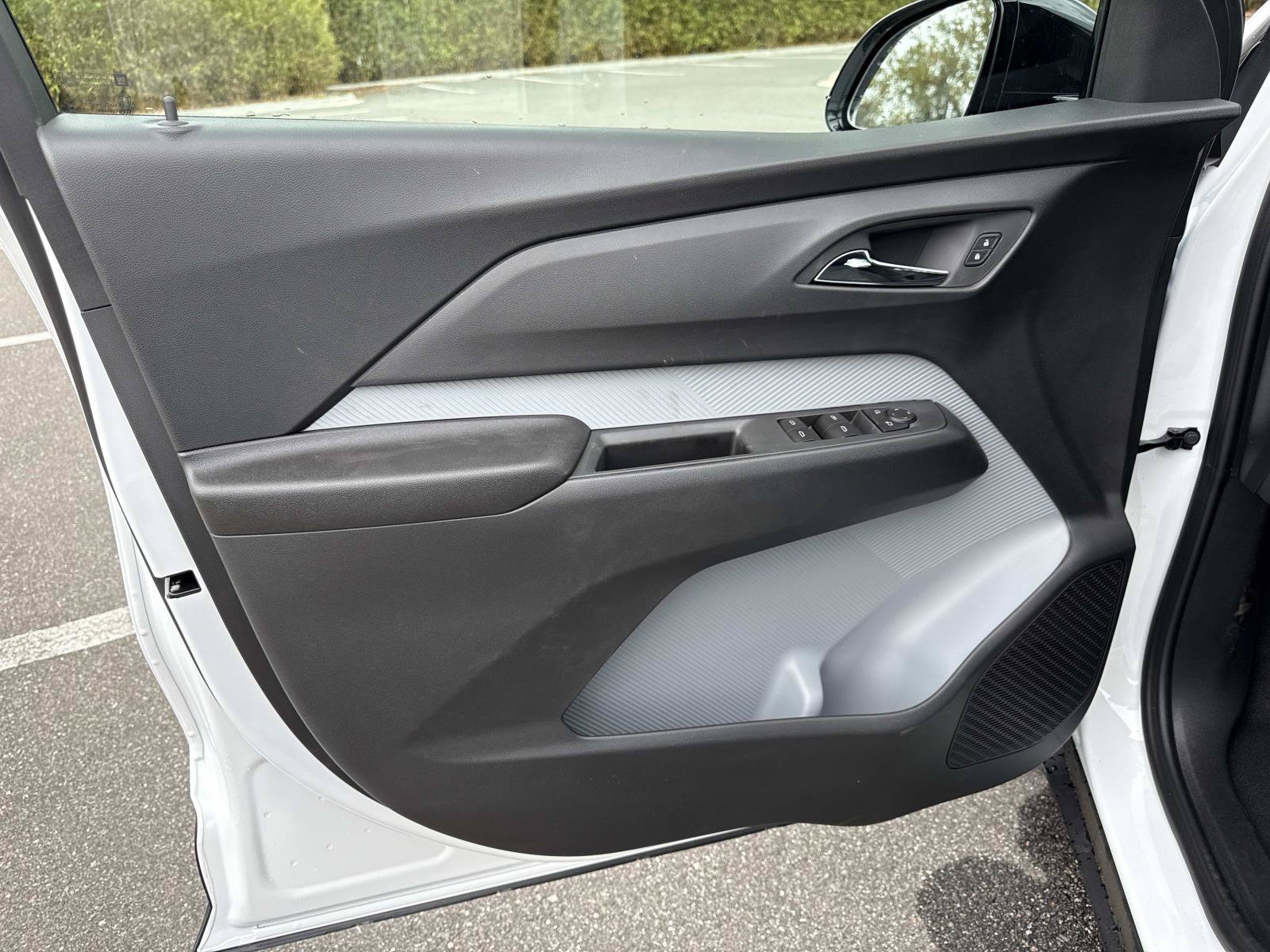 New 2027 Chevrolet Bolt LT w/ Comfort Package FWD image 17