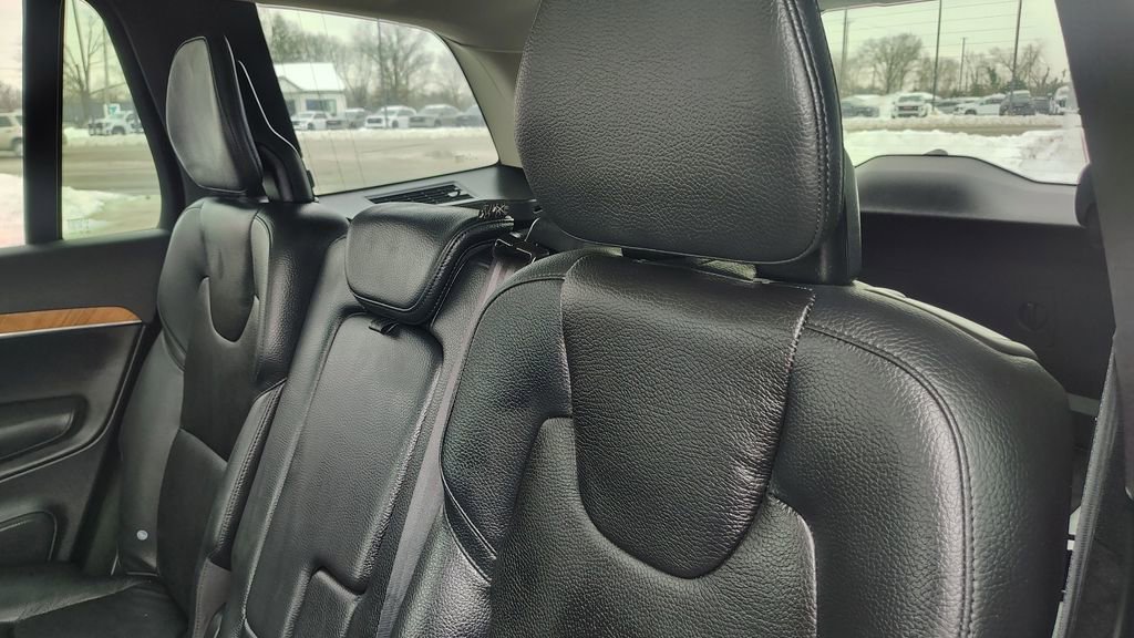 Certified 2023 Volvo XC90 B5 Plus w/ Protection Package Premier image 27