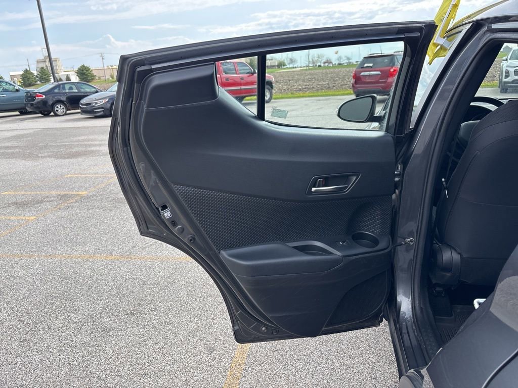 Used 2018 Toyota C-HR XLE image 21