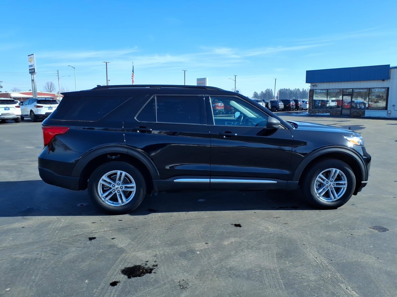 Used 2022 Ford Explorer XLT image 7