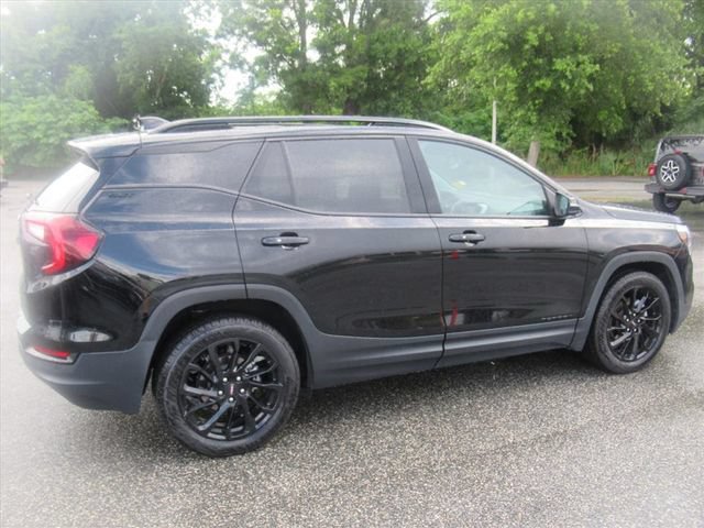 Used 2023 GMC Terrain SLT w/ Tech Package FWD image 8