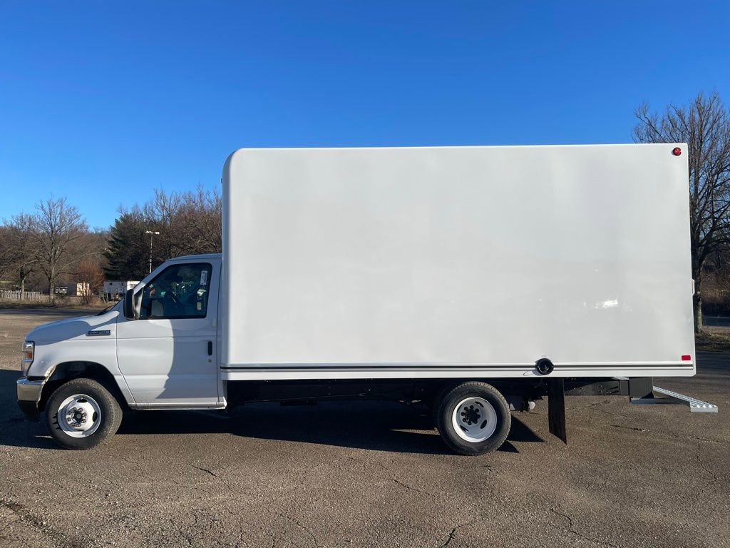 New 2027 Ford E-350 and Econoline 350 Super Duty w/ Power Equipment Group image 2