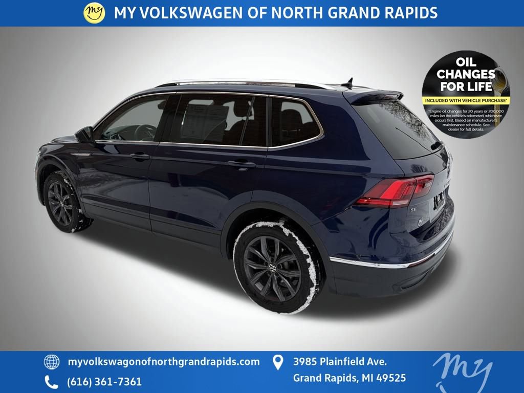 Used 2022 Volkswagen Tiguan SE w/ Panoramic Sunroof Package image 6