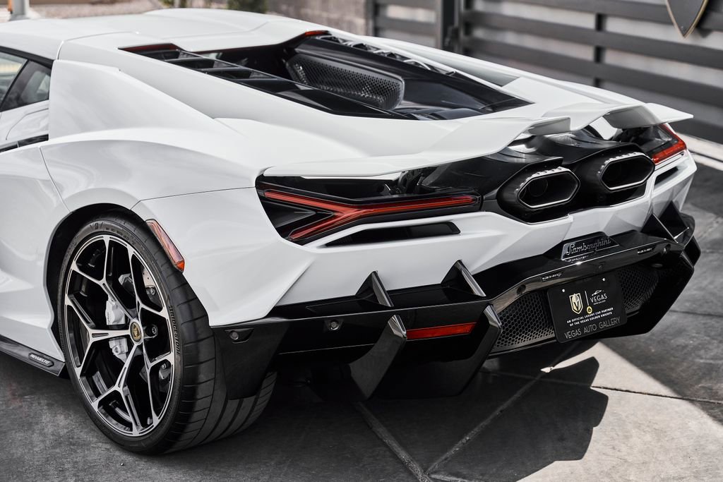 Used 2026 Lamborghini Revuelto AWD/4WD image 13