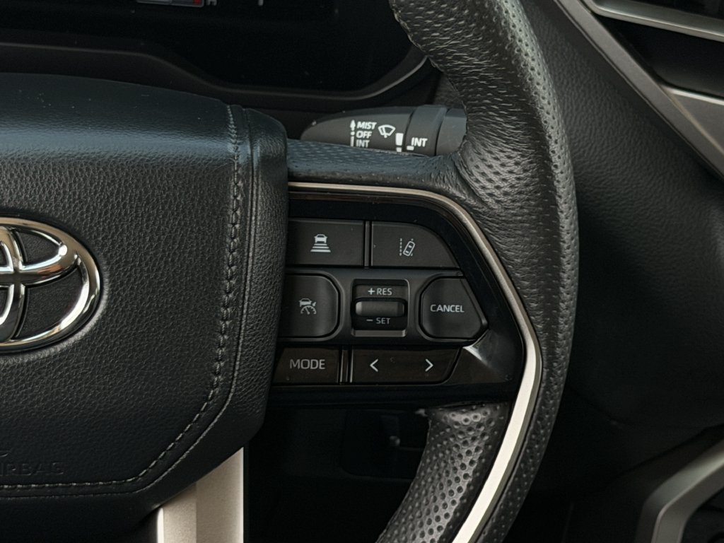 Used 2024 Toyota Tundra Limited AWD/4WD image 17