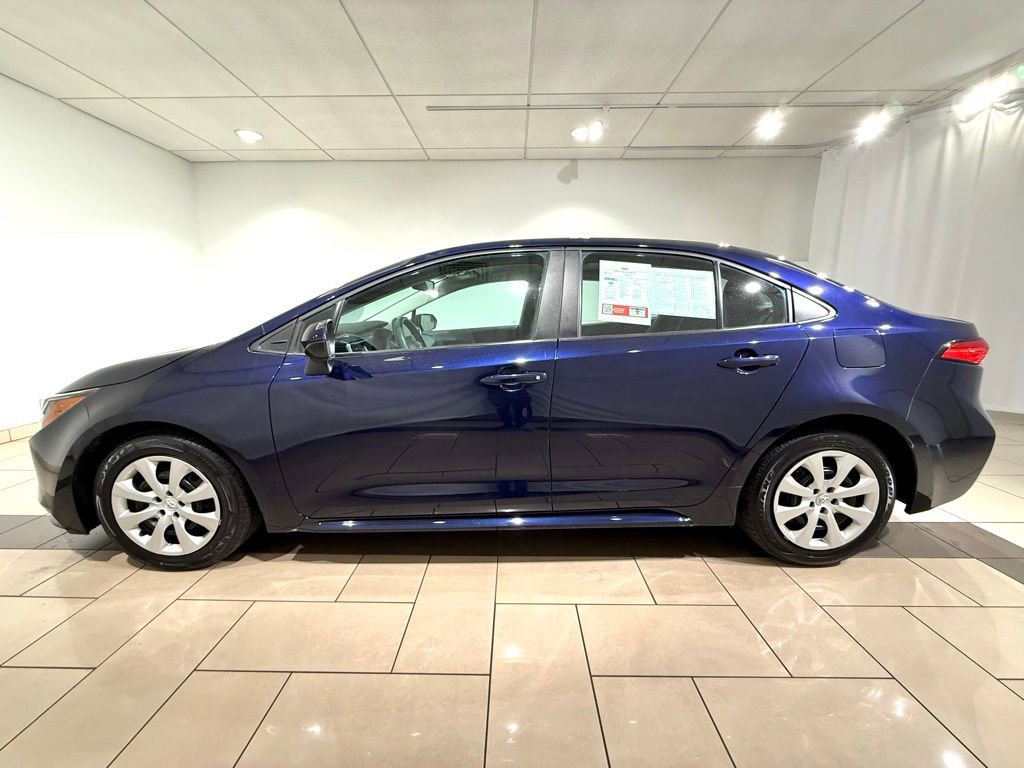 Used 2024 Toyota Corolla LE FWD image 2