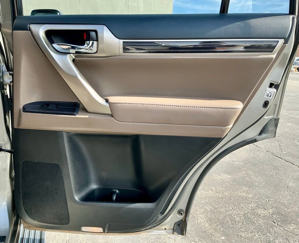 Used 2020 Lexus GX 460 Premium w/ Premium Package AWD/4WD image 27