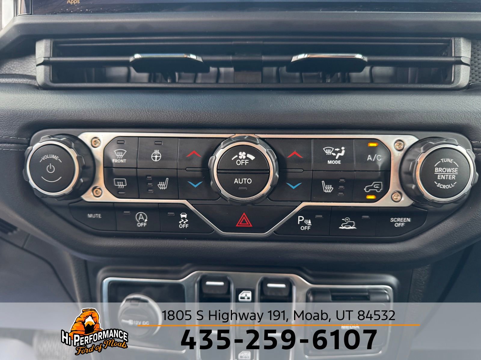 Used 2024 Jeep Wrangler Unlimited Rubicon AWD/4WD image 31