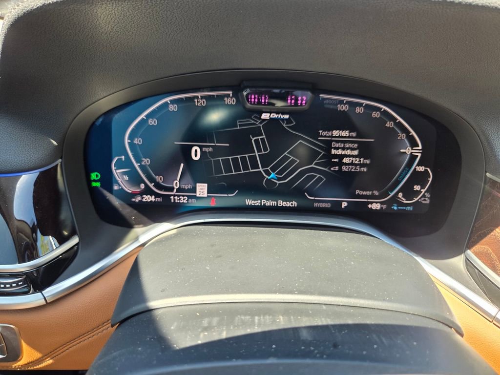 Used 2020 BMW 745e xDrive AWD/4WD image 13
