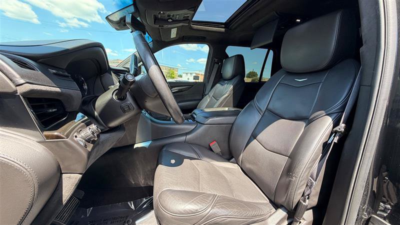 Used 2017 Cadillac Escalade Platinum AWD/4WD image 26