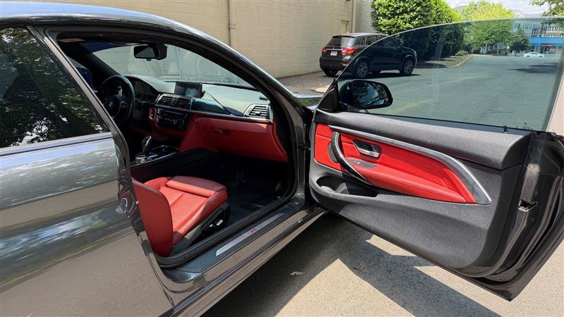 Used 2019 BMW 430i xDrive Coupe w/ M Sport Package AWD/4WD image 35