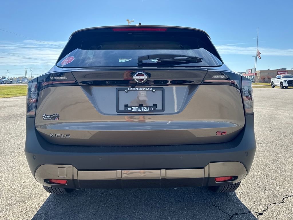 Used 2026 Nissan Kicks SR image 4