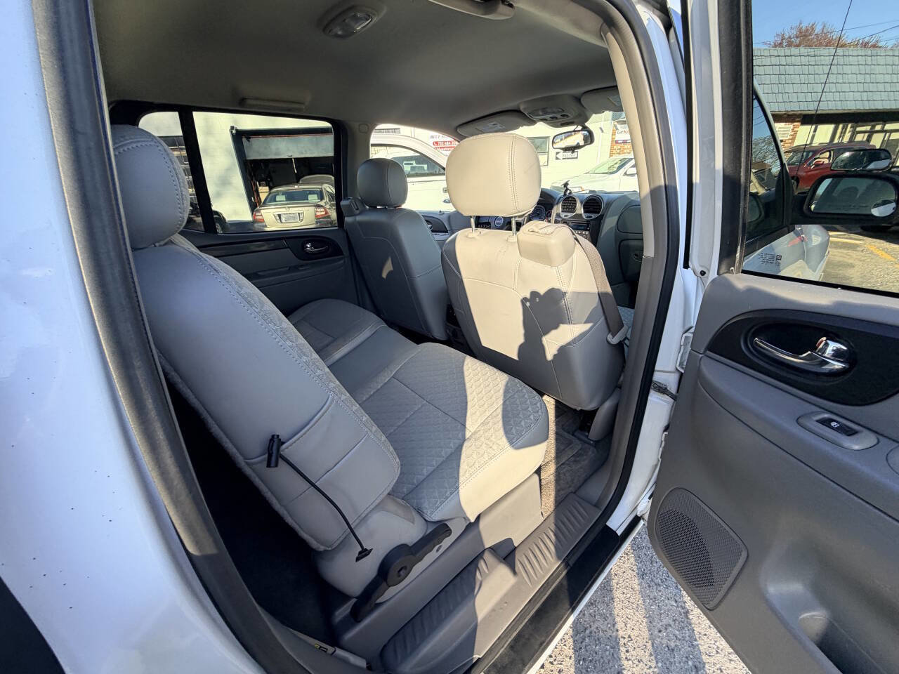 Used 2005 GMC Envoy XUV SLE w/ Sle Preferred Equipment Group AWD/4WD image 38