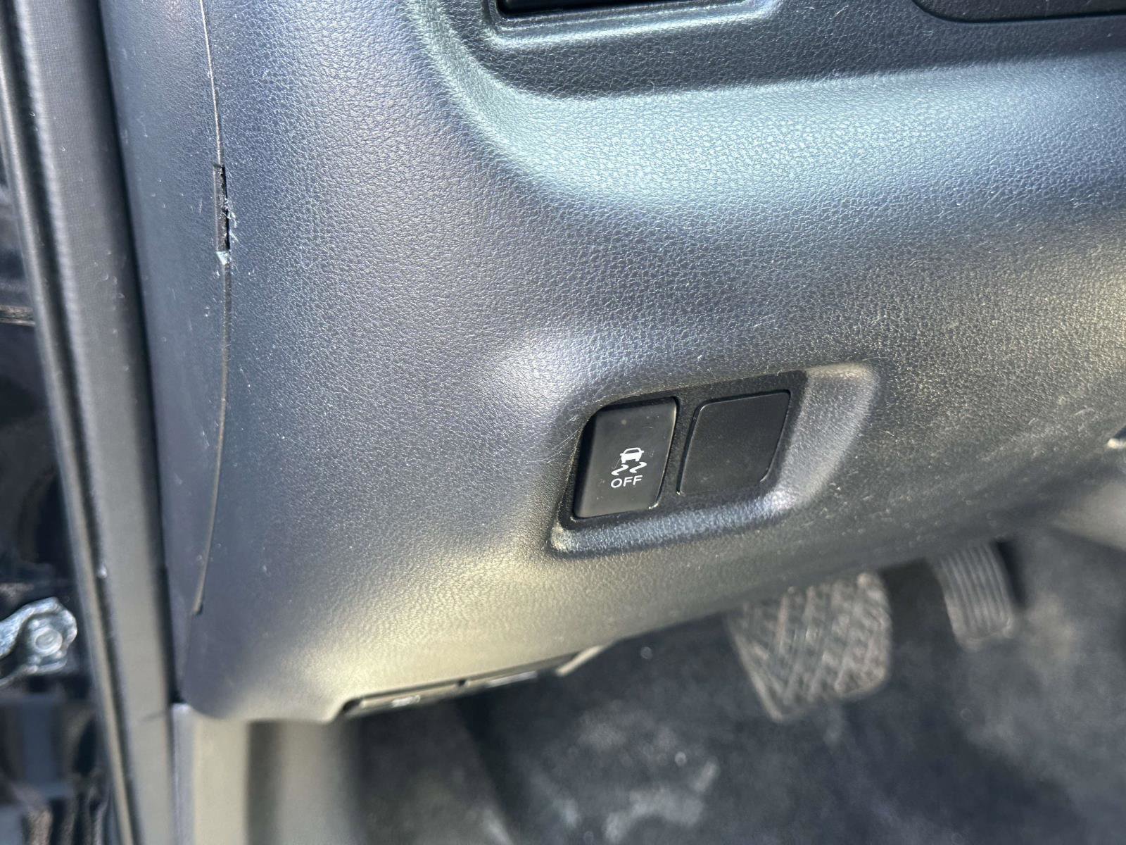 Used 2015 Nissan Versa Note SV image 21