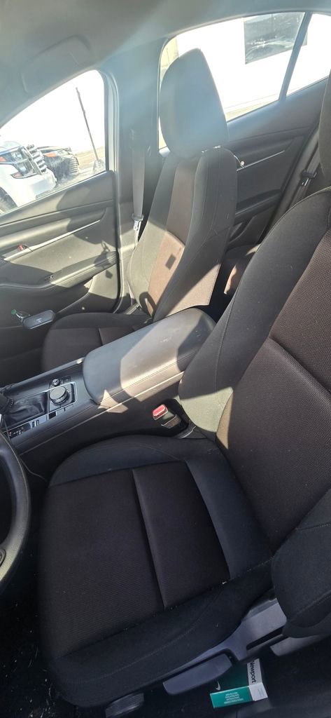 Used 2021 MAZDA MAZDA3 s image 3