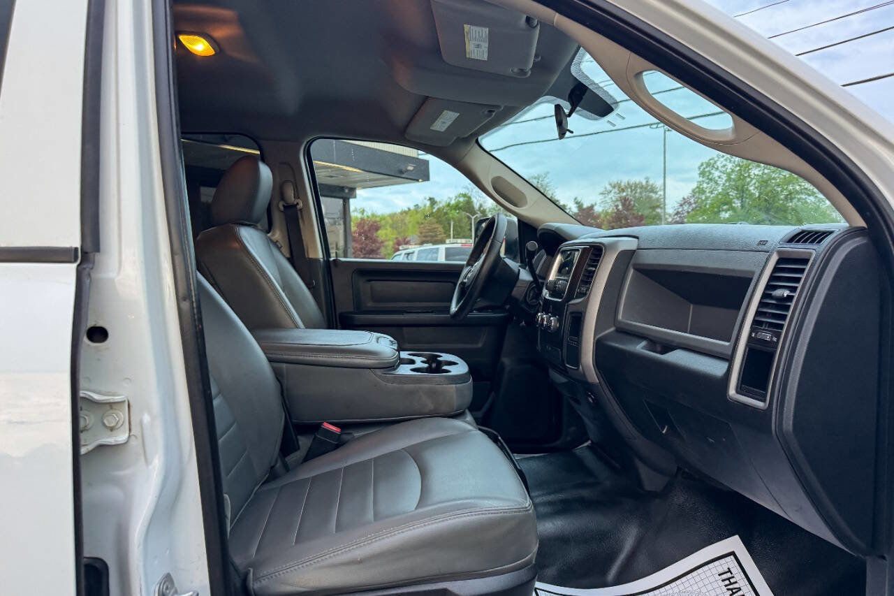 Used 2017 RAM 3500 Tradesman image 10