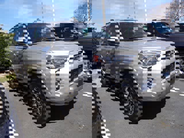 Used 2022 Toyota 4Runner TRD Off-Road Premium image 4