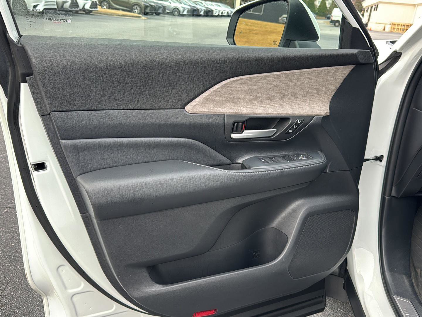 Used 2024 Toyota Grand Highlander Platinum image 14