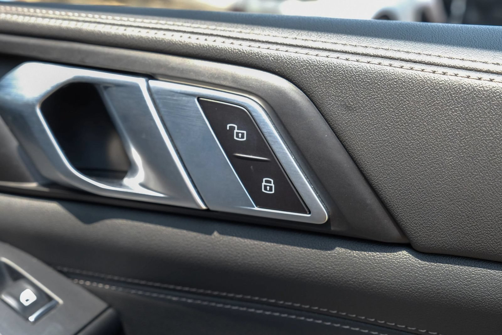 Used 2024 BMW X5 sDrive40i w/ Premium Package RWD image 51
