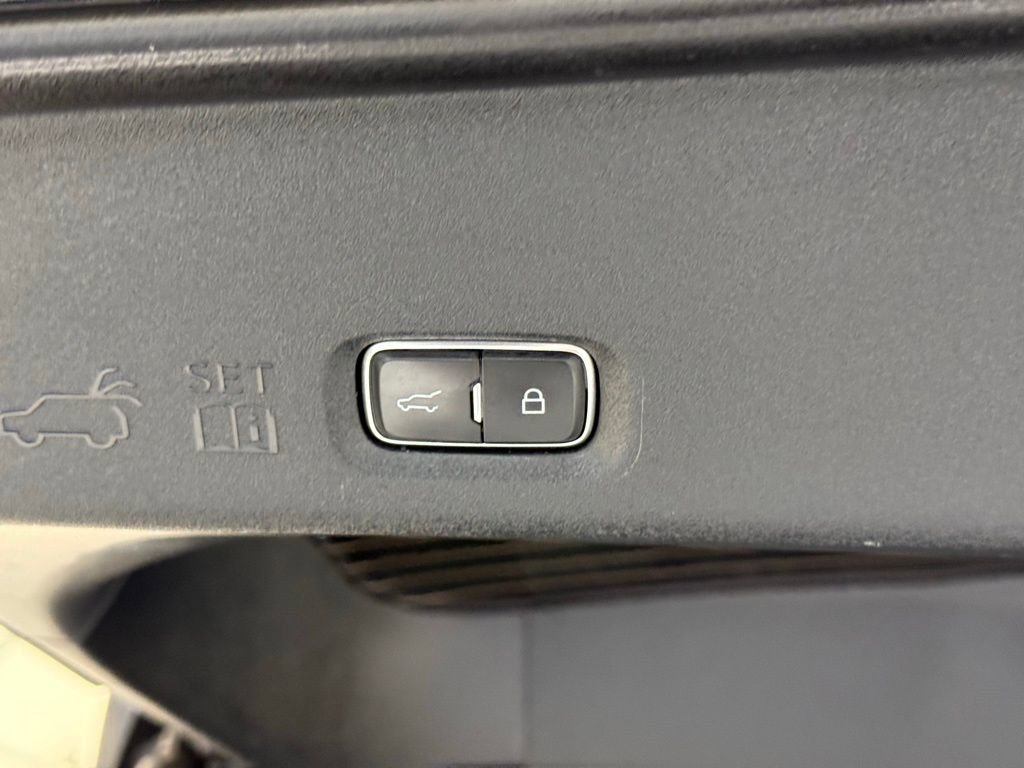 Used 2025 Lincoln Navigator L Reserve image 5