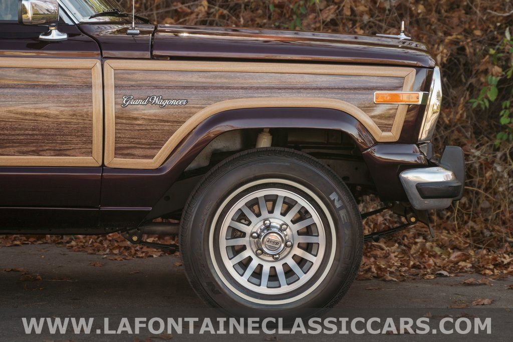 Used 1991 Jeep Grand Wagoneer image 12