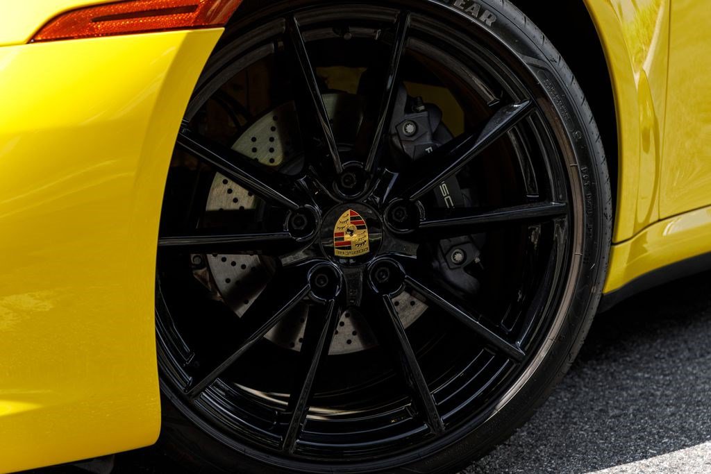 Used 2022 Porsche 911 Carrera RWD image 36
