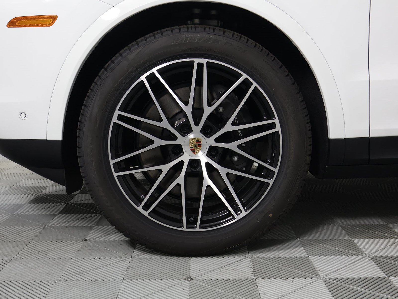 New 2026 Porsche Cayenne Coupe AWD/4WD image 17