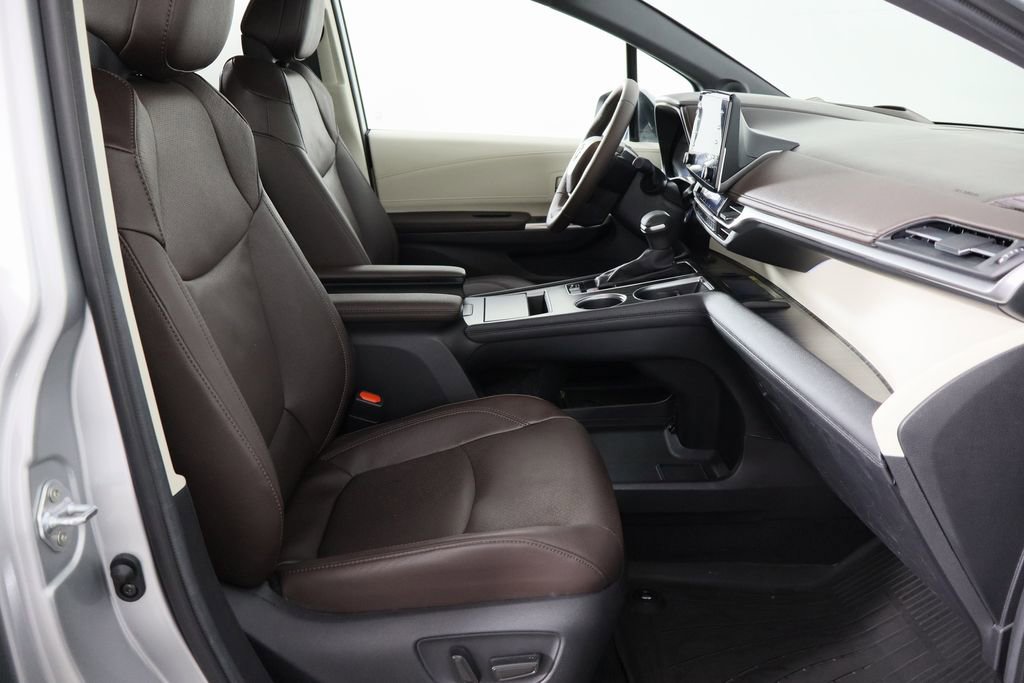 Used 2024 Toyota Sienna Platinum image 20