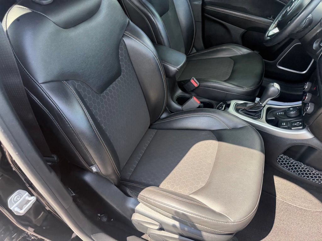 Used 2018 Jeep Compass Latitude AWD/4WD image 57