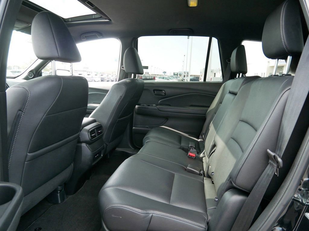 Used 2024 Honda Passport EX-L image 12