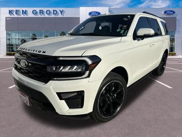 Used 2023 Ford Expedition Limited AWD/4WD image 4