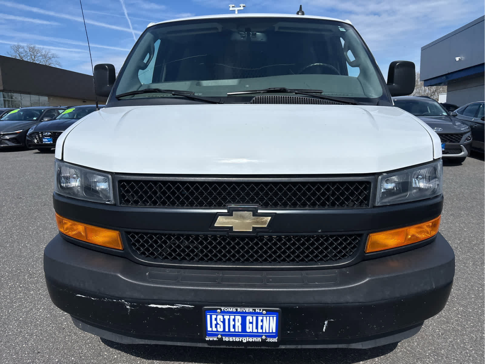 Used 2021 Chevrolet Express 3500 w/ Driver Convenience Package image 4