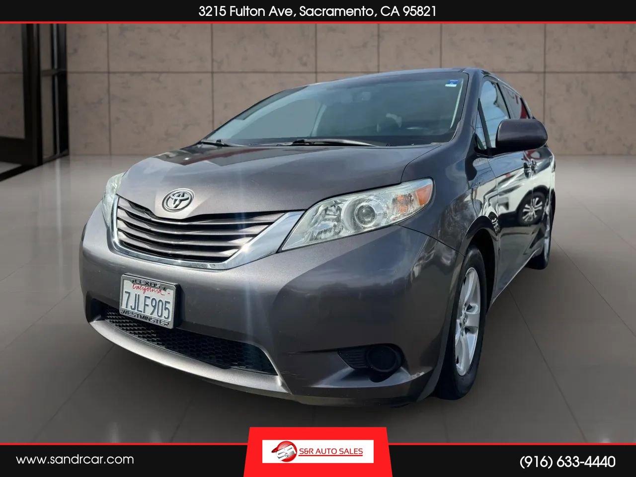 Used 2015 Toyota Sienna LE image 1