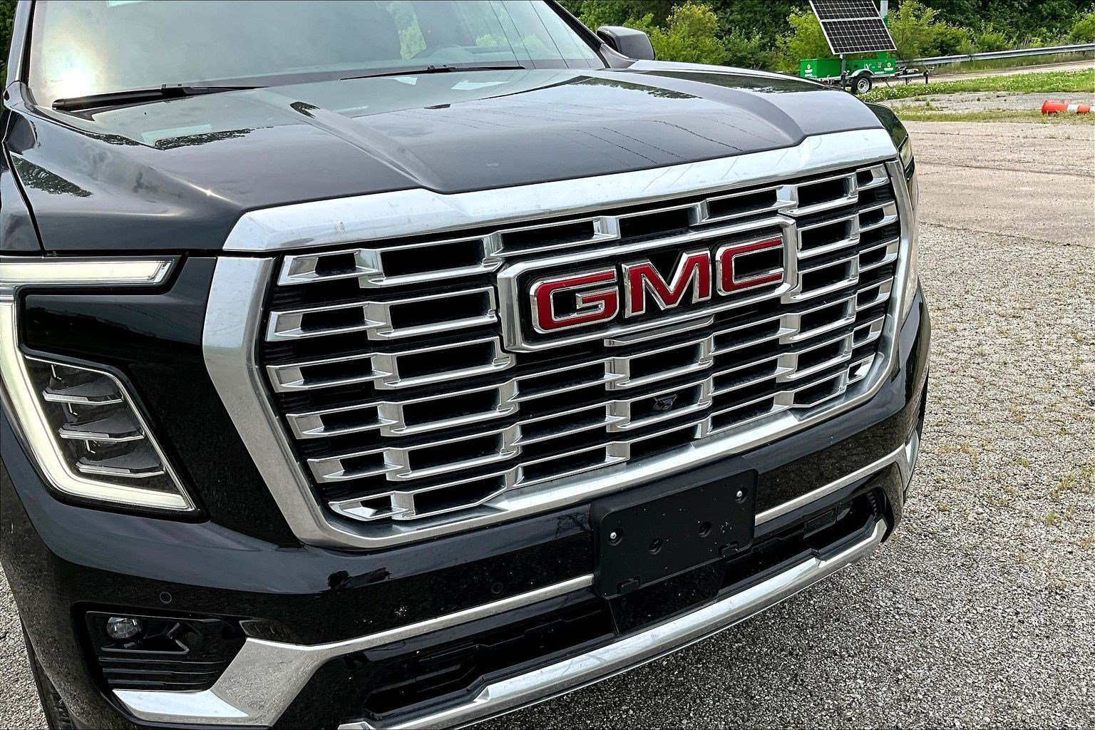 Used 2025 GMC Yukon XL Denali AWD/4WD image 31