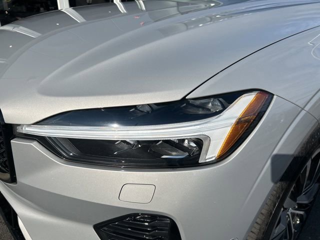 Certified 2025 Volvo XC60 B5 Plus image 8
