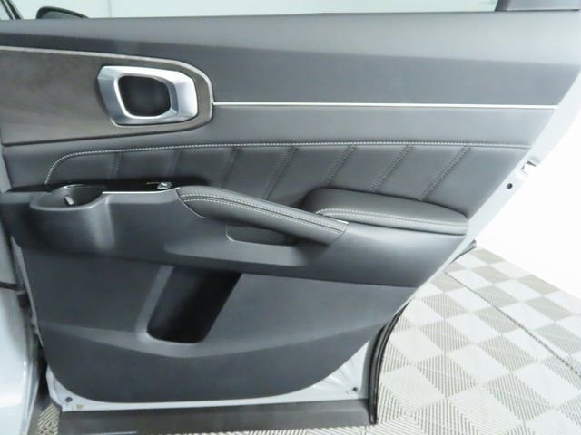 Used 2024 Kia Sorento SX image 28