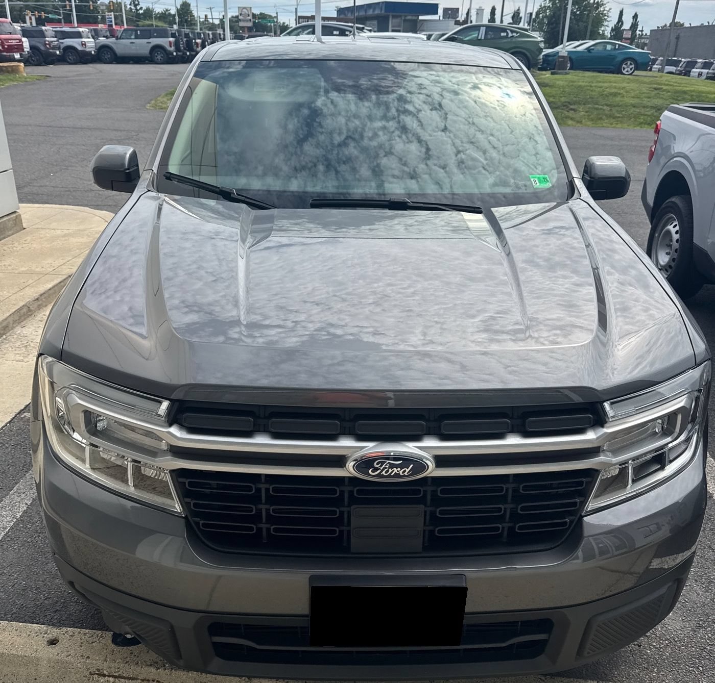 Used 2023 Ford Maverick Lariat w/ Lariat Luxury Package FWD image 2