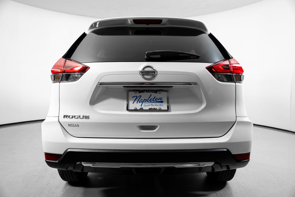 Used 2017 Nissan Rogue S w/ S Appearance Package FWD image 11