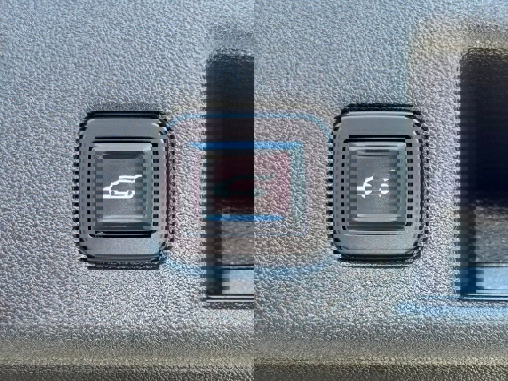 Used 2018 Chevrolet Equinox LT image 36