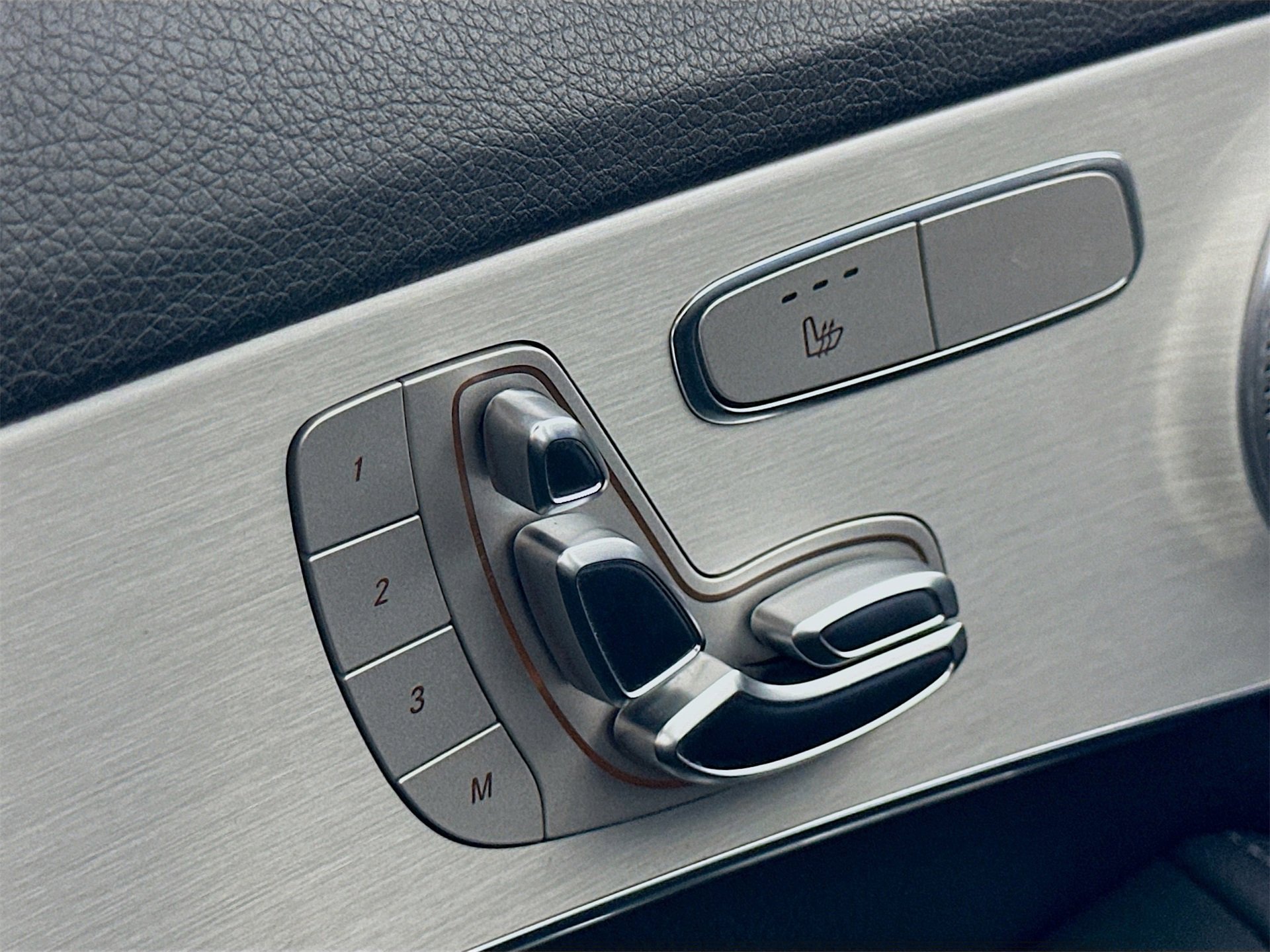 Used 2021 Mercedes-Benz C 300 Sedan image 21