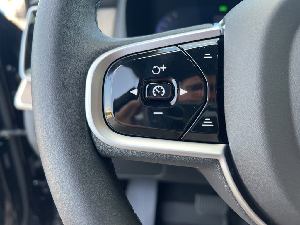 New 2026 Volvo XC90 B6 Plus image 18