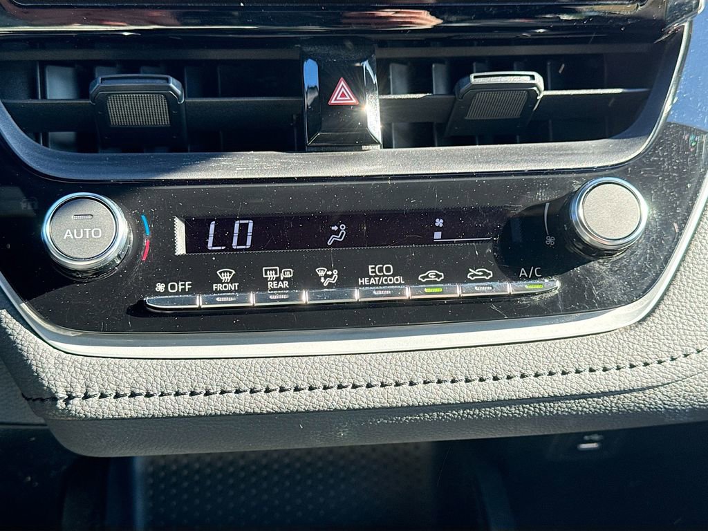 Used 2023 Toyota Corolla SE image 12